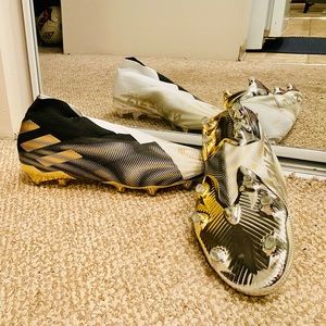 Adidas Nemeziz Soccer Cleats
White/Gold+Silver Metallic/Black
Size 10.5 US
